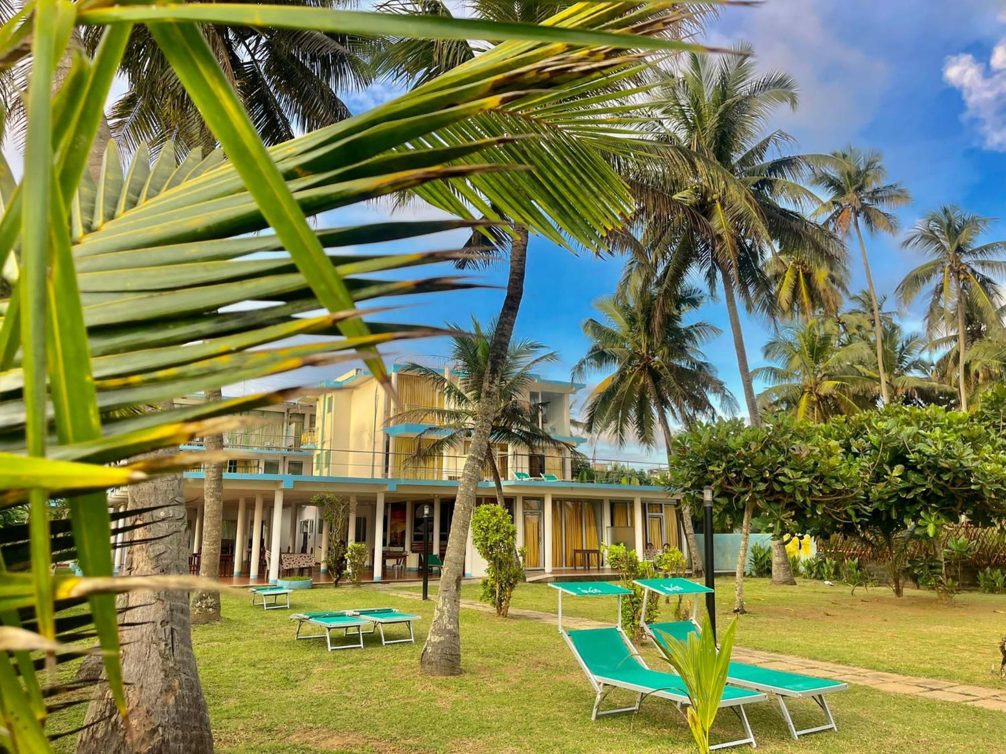 Amaya Beach Hotel Dikwella Exterior photo