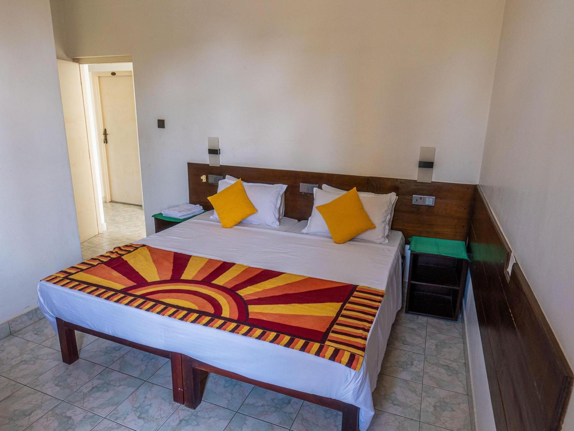 Amaya Beach Hotel Dikwella Exterior photo