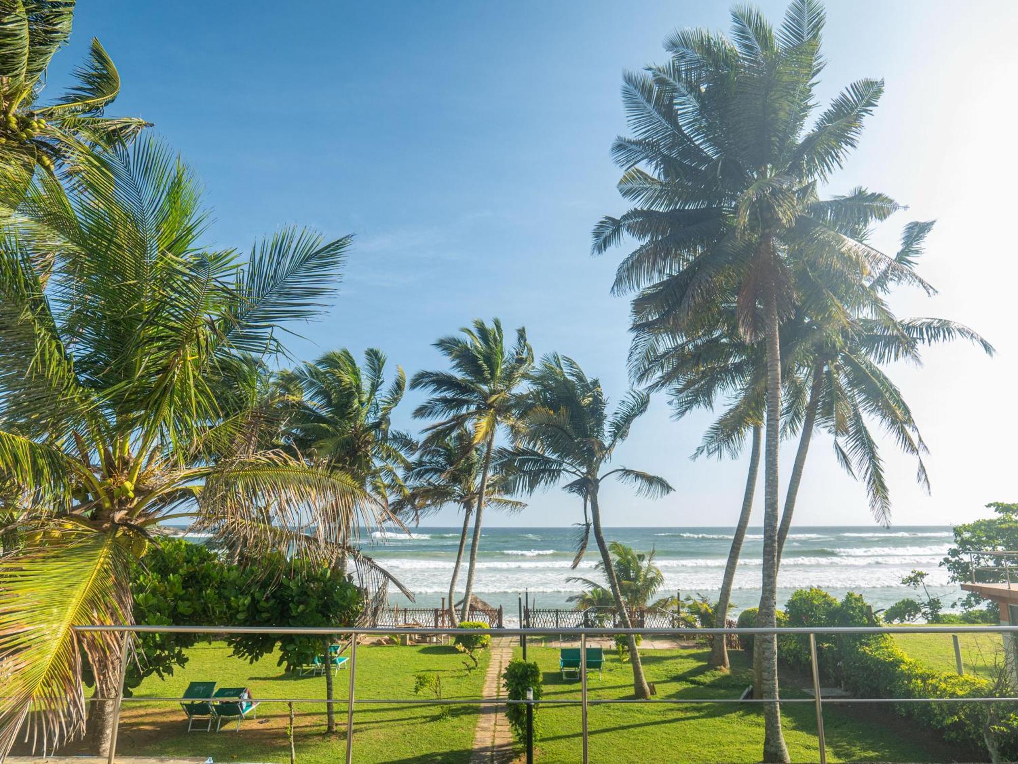 Amaya Beach Hotel Dikwella Exterior photo