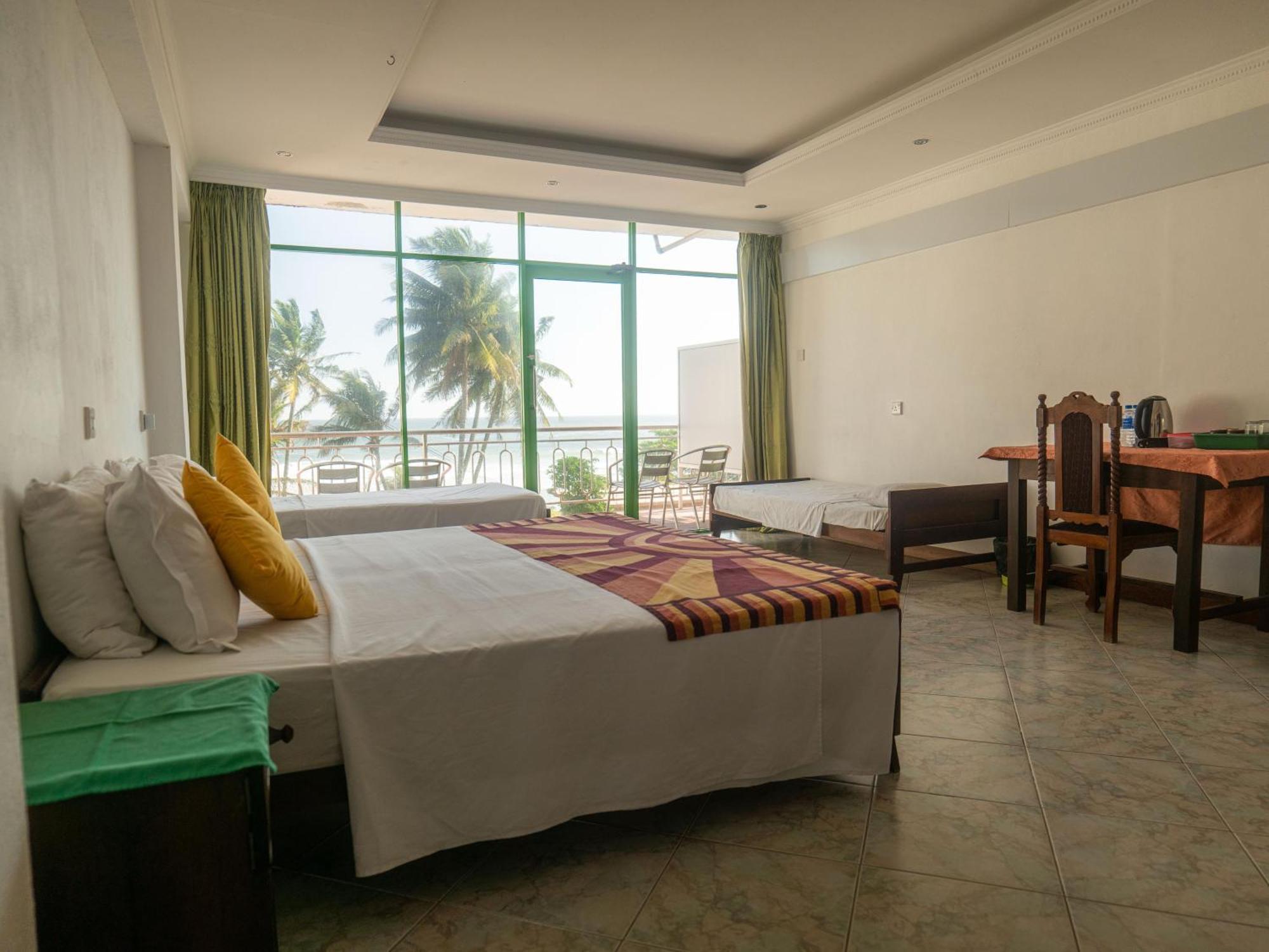 Amaya Beach Hotel Dikwella Exterior photo