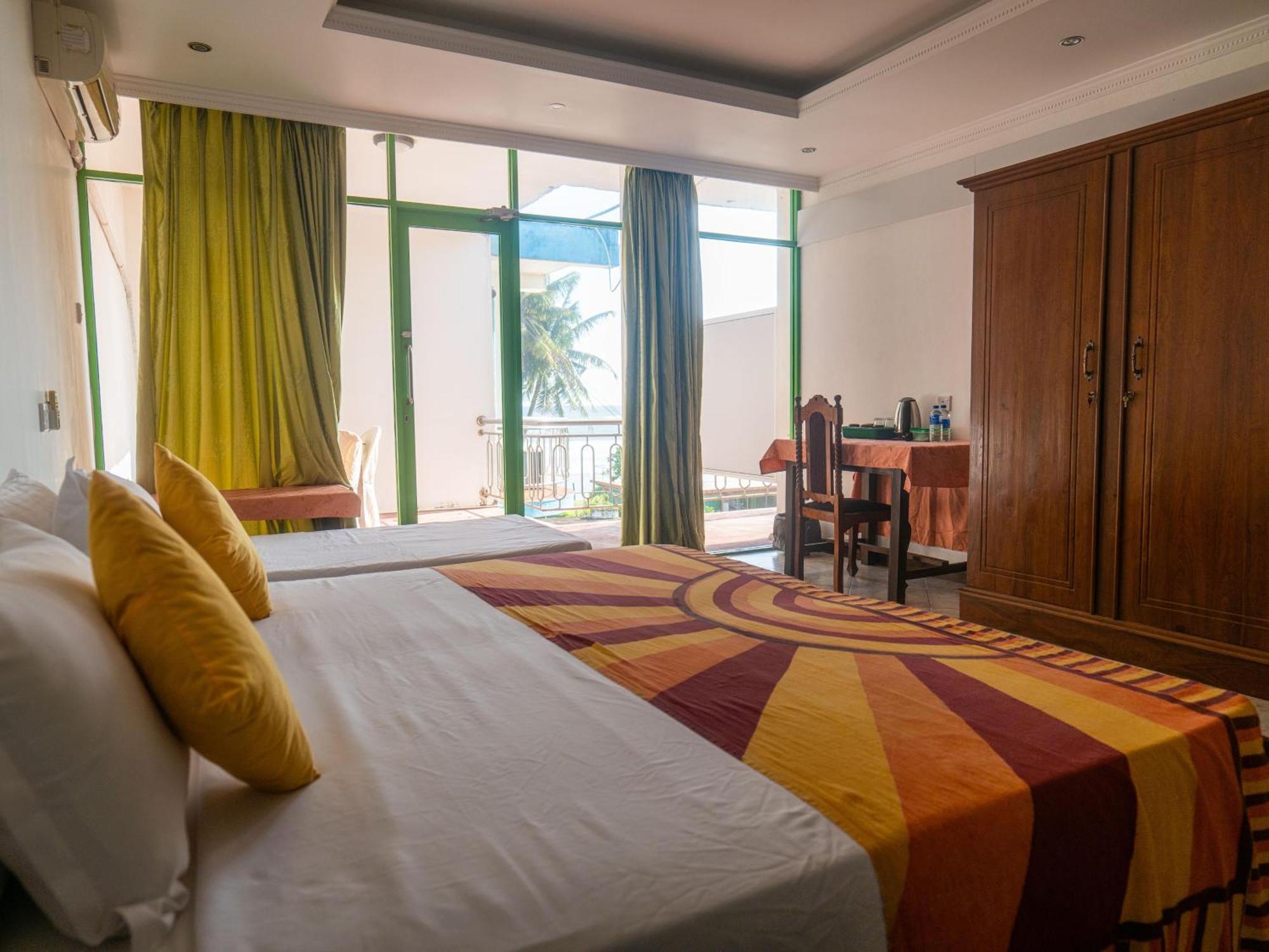Amaya Beach Hotel Dikwella Exterior photo