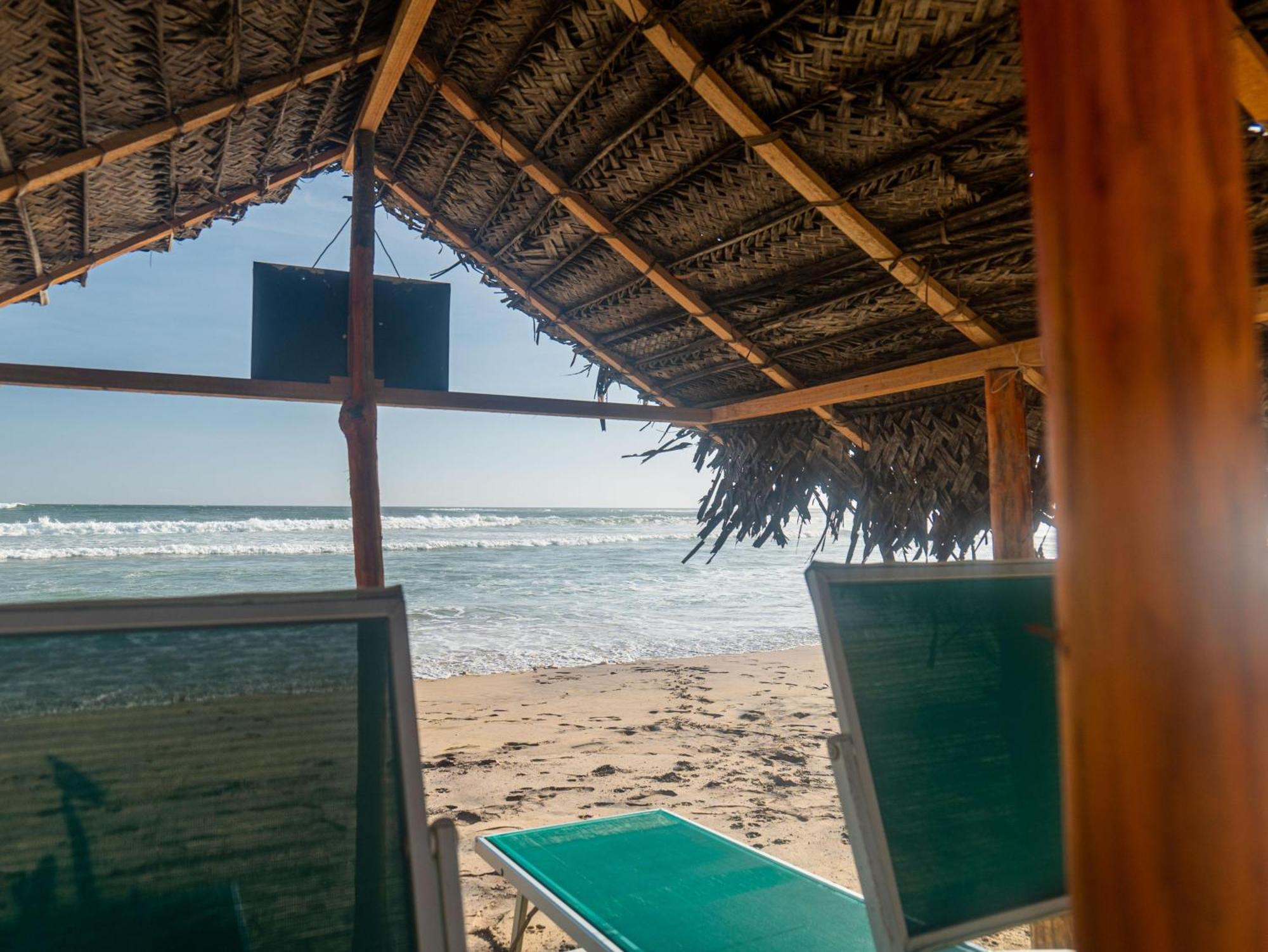 Amaya Beach Hotel Dikwella Exterior photo
